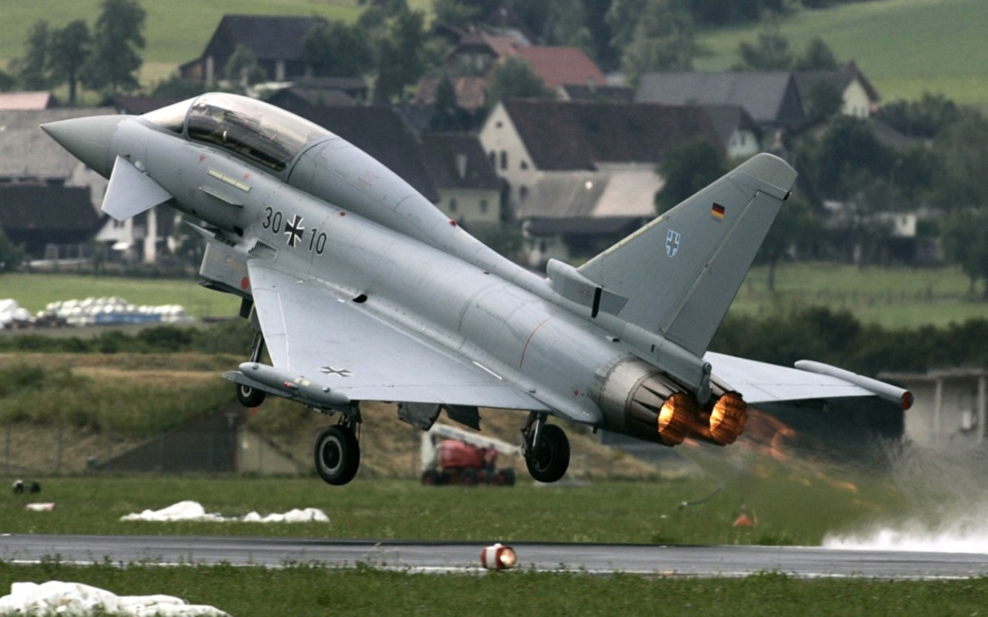 华体会在线-女篮主教练采访中强调细节决定比赛成败引发热烈讨论，女篮球队教练